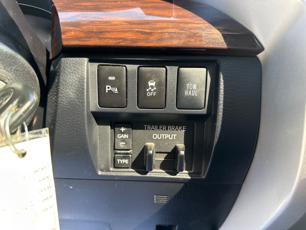 2017 Toyota Tundra Image 11