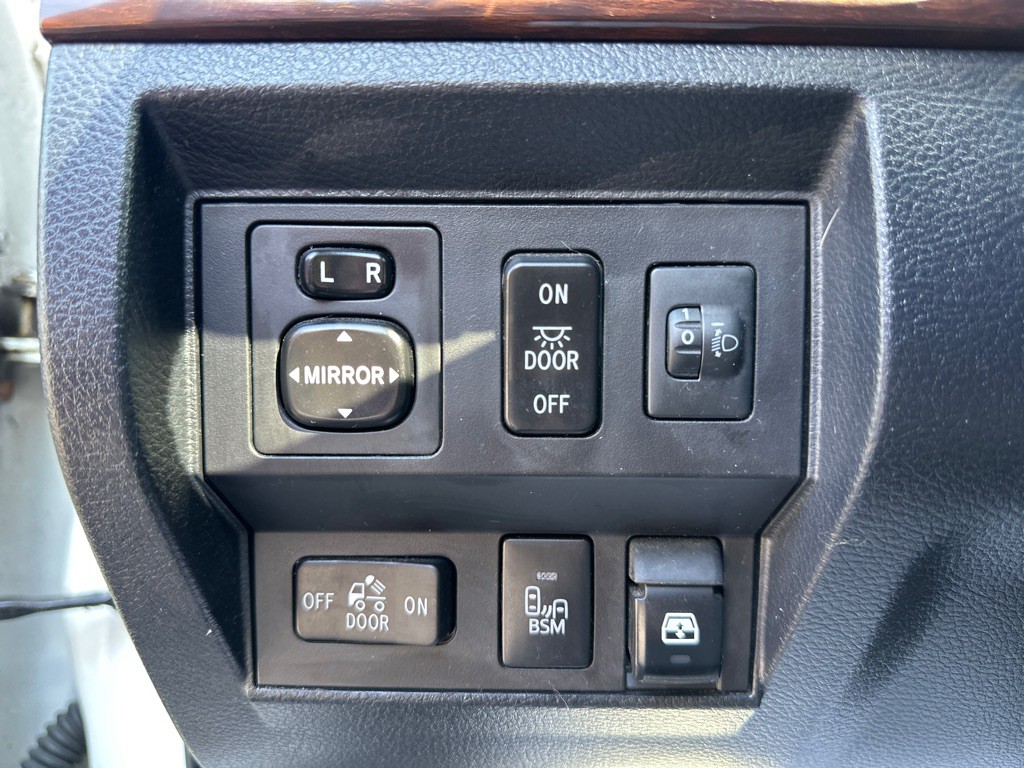2017 Toyota Tundra Image 13