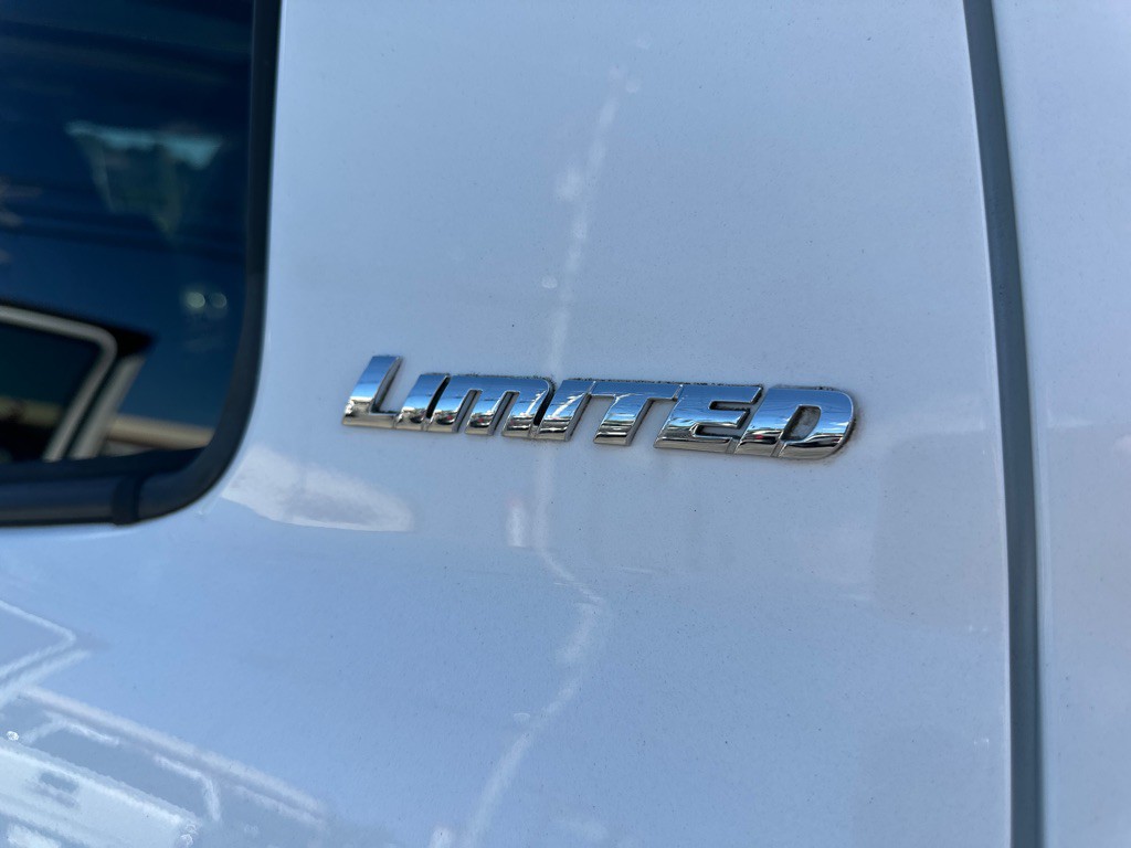2017 Toyota Tundra Image 14