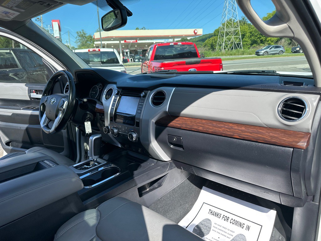 2017 Toyota Tundra Image 16