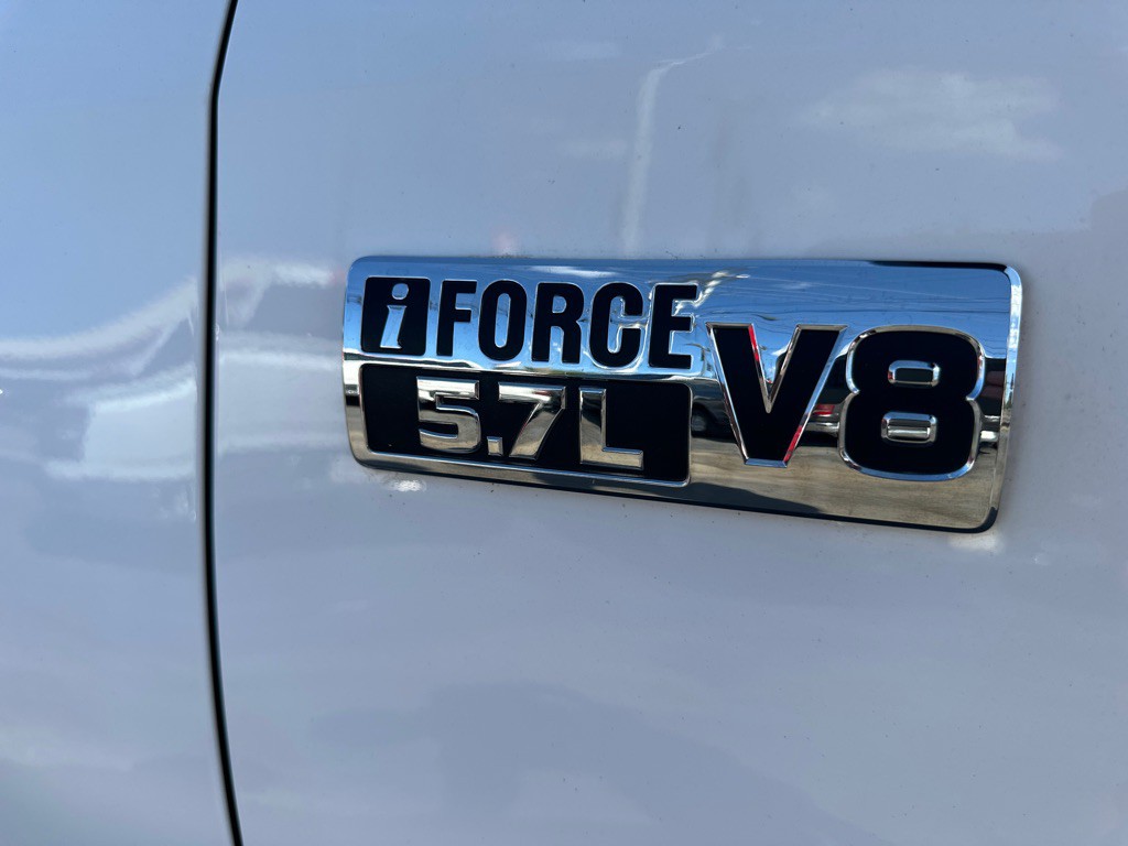2017 Toyota Tundra Image 22