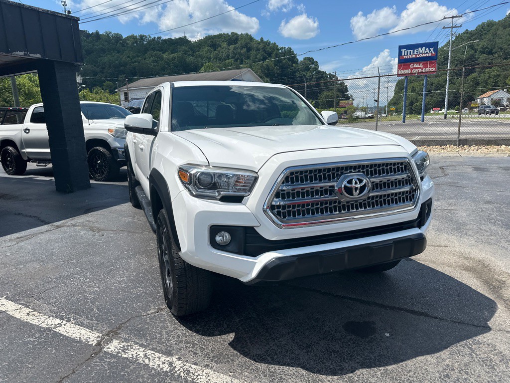 2017 Toyota Tacoma Image 6