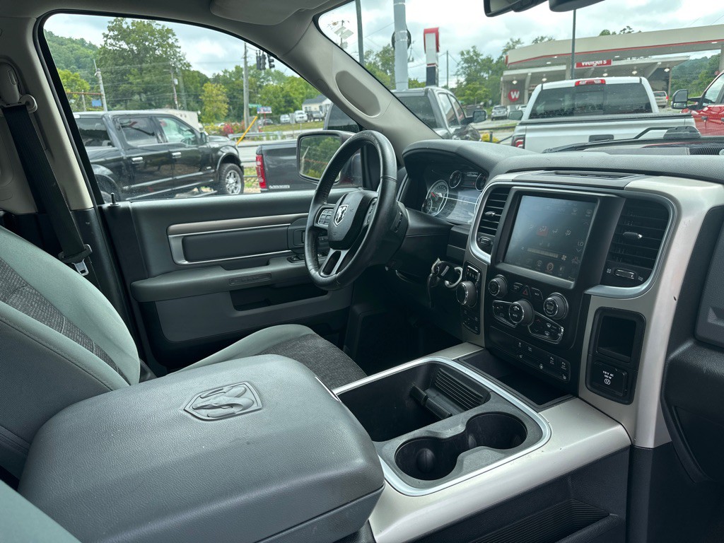 2016 RAM 1500 Image 9