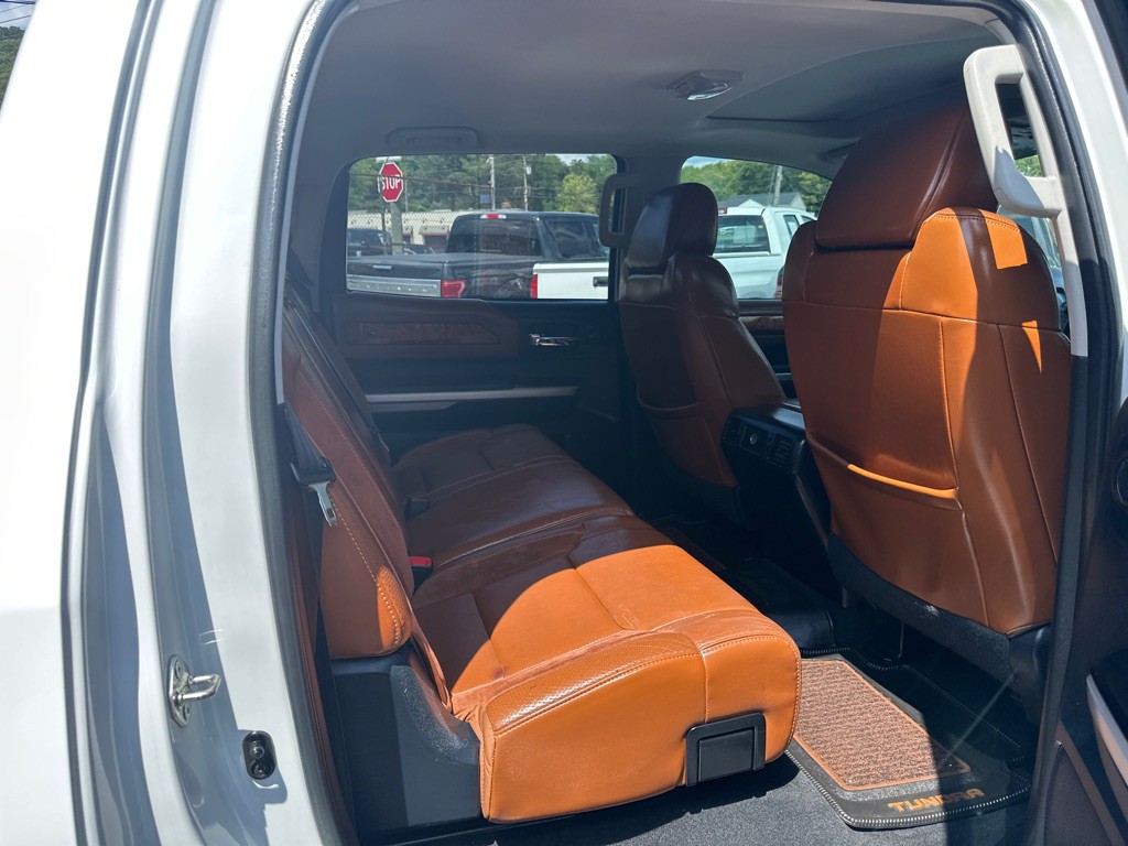 2016 Toyota Tundra Image 12