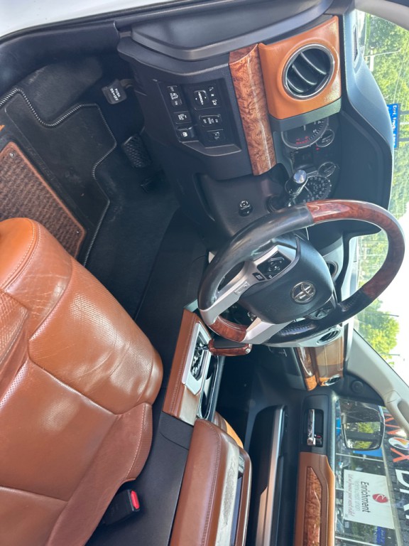 2016 Toyota Tundra Image 16