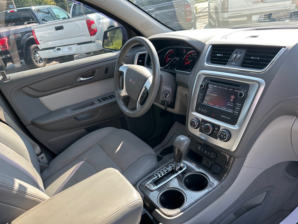 2015 GMC Acadia Image 9