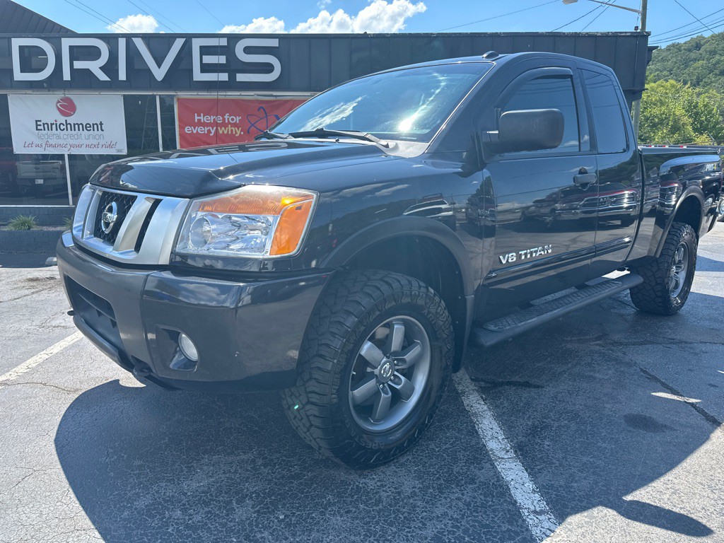 2013 Nissan Titan Image 1