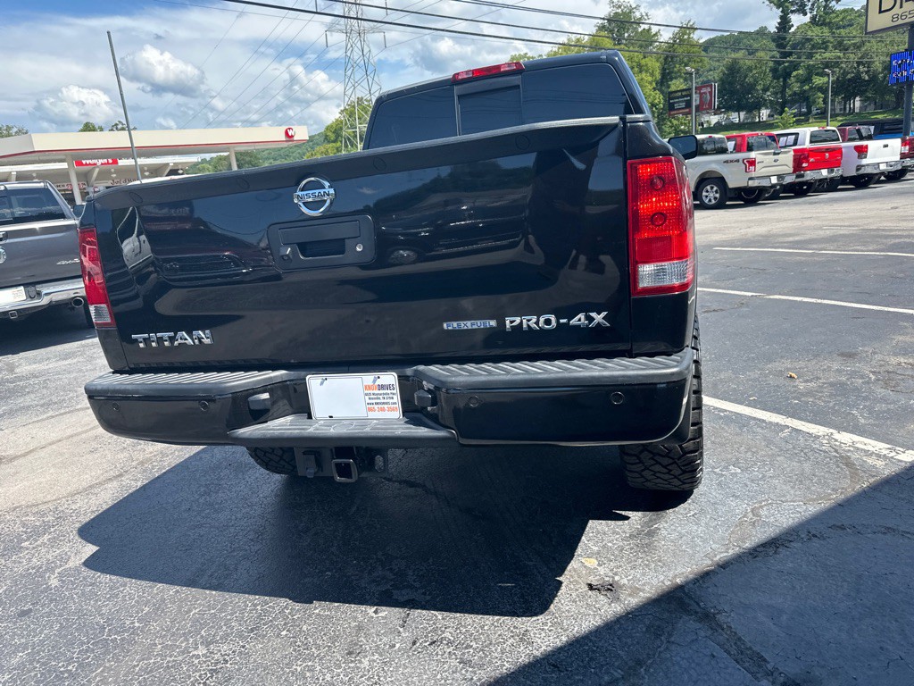 2013 Nissan Titan Image 3