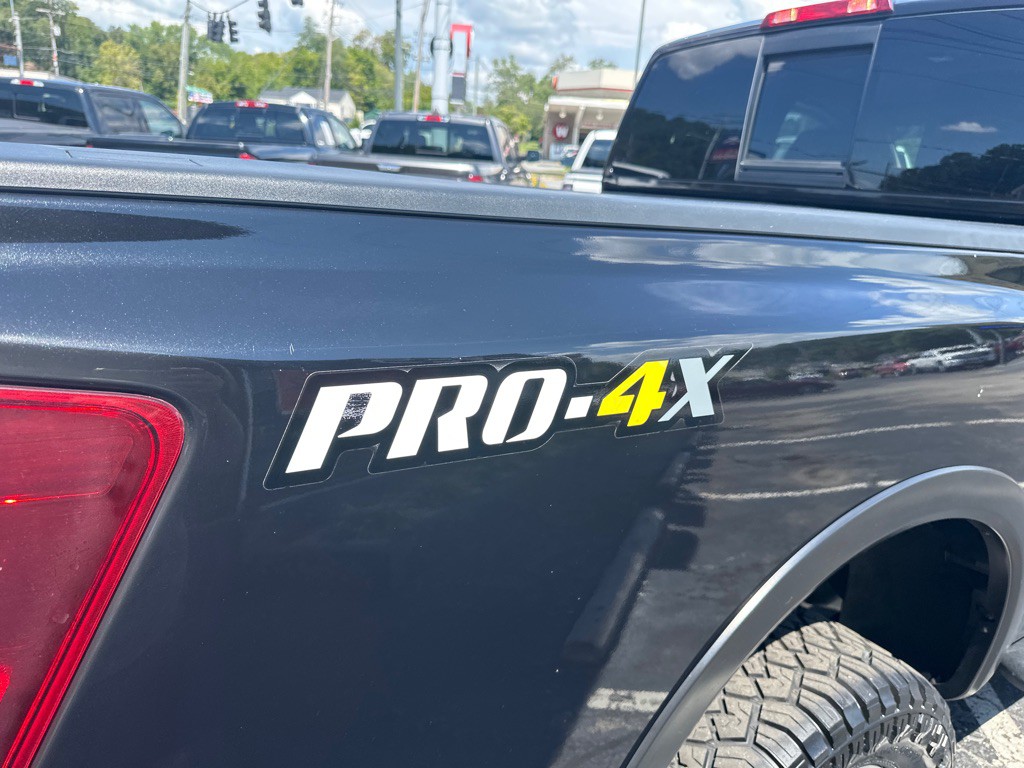 2013 Nissan Titan Image 13