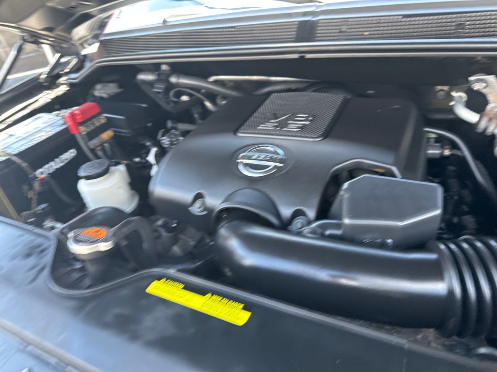 2013 Nissan Titan Image 21