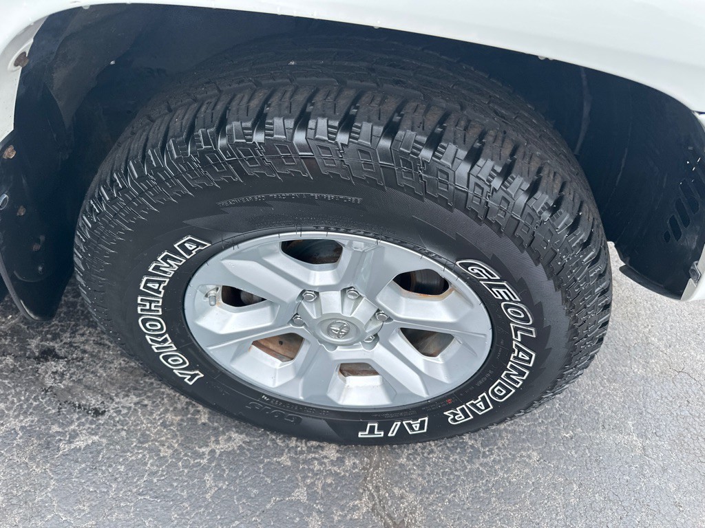 2016 Toyota 4Runner Image 6
