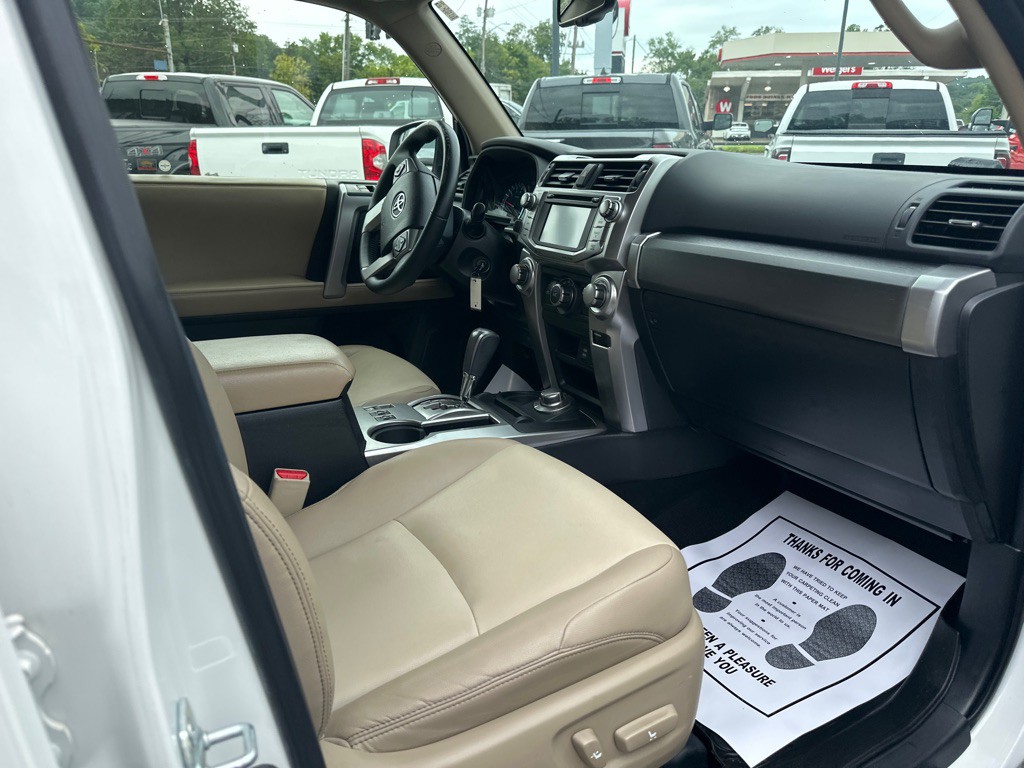 2016 Toyota 4Runner Image 7