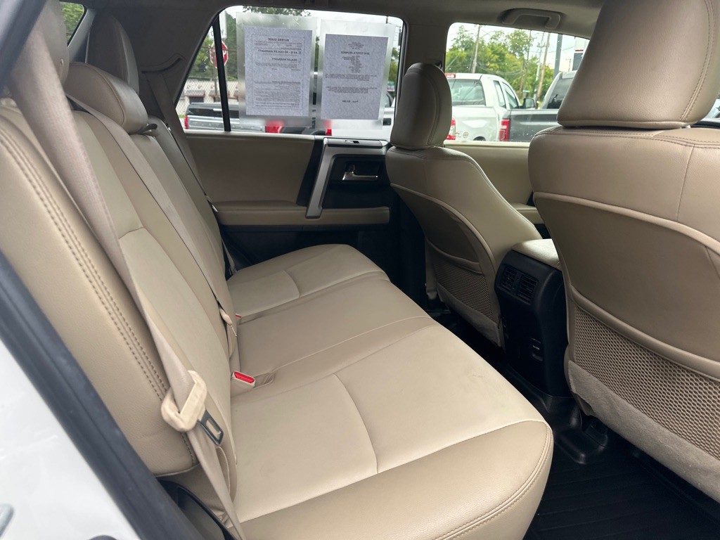 2016 Toyota 4Runner Image 11