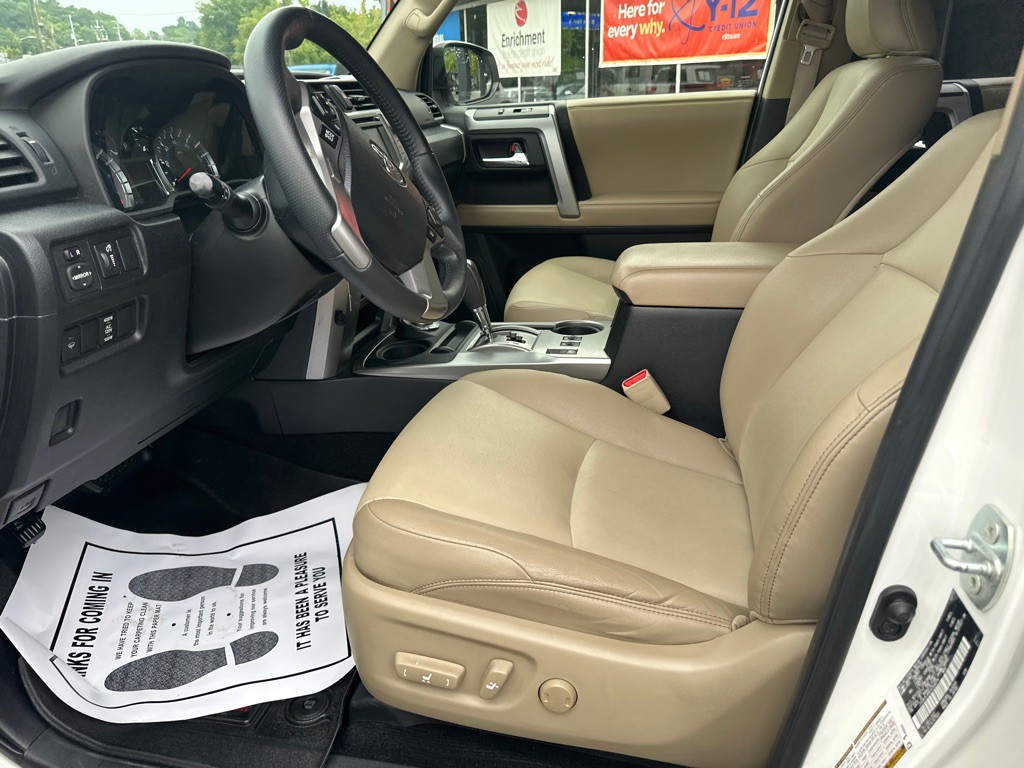 2016 Toyota 4Runner Image 19