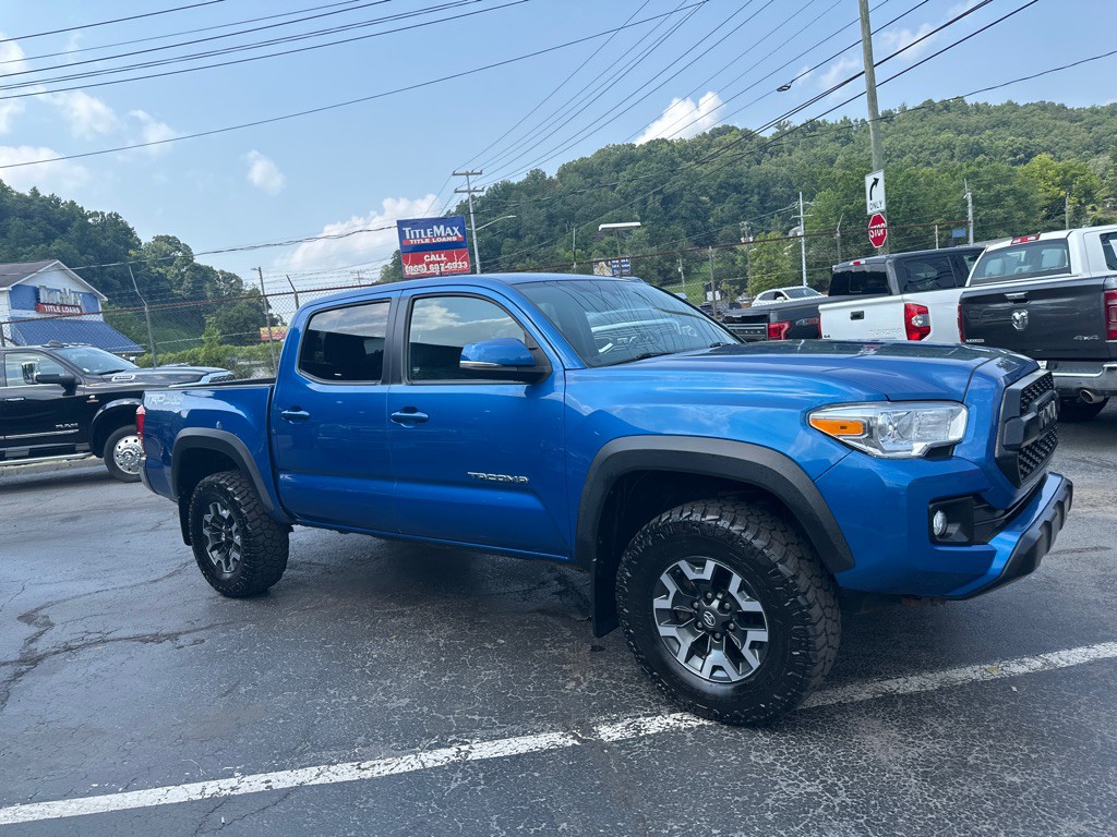 2017 Toyota Tacoma Image 5