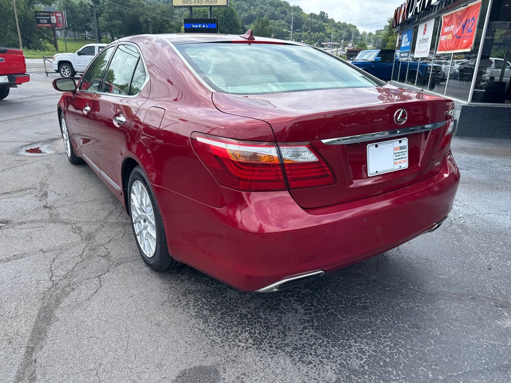 2011 Lexus LS Image 2
