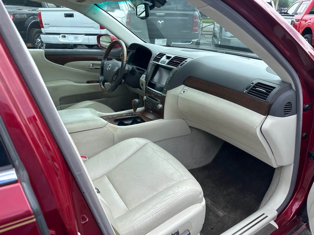 2011 Lexus LS Image 7