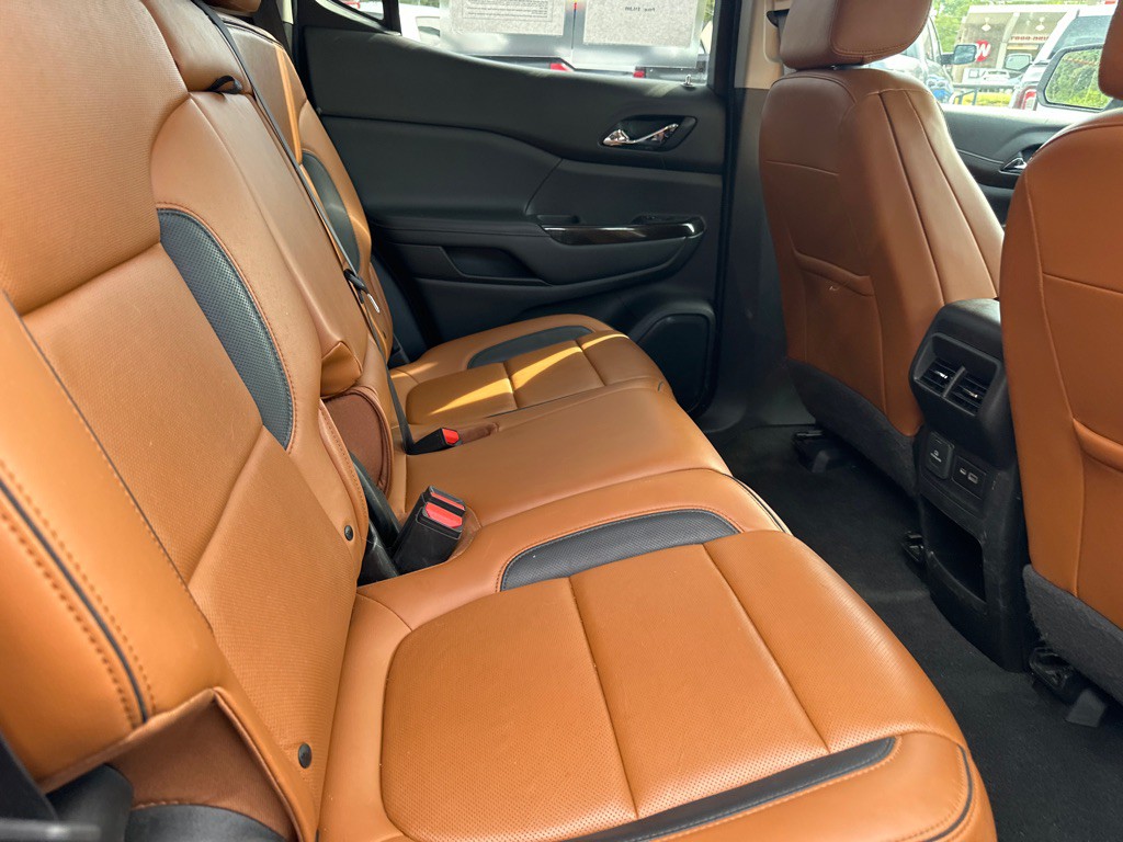 2020 GMC Acadia Image 10