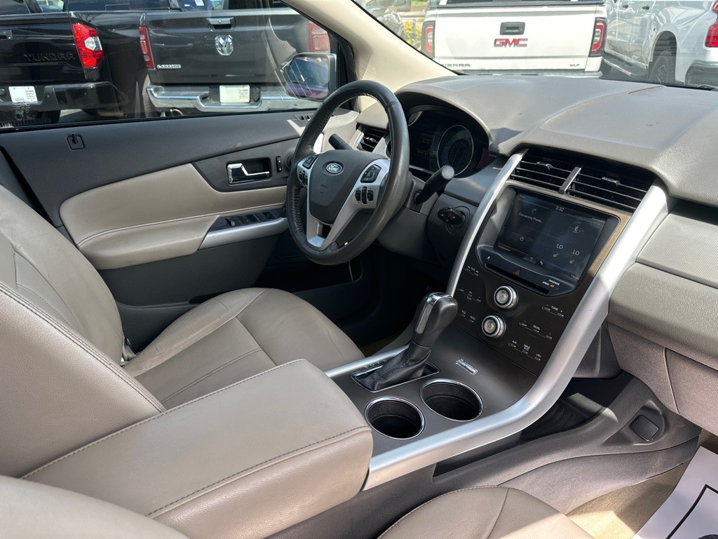 2011 Ford Edge Image 9