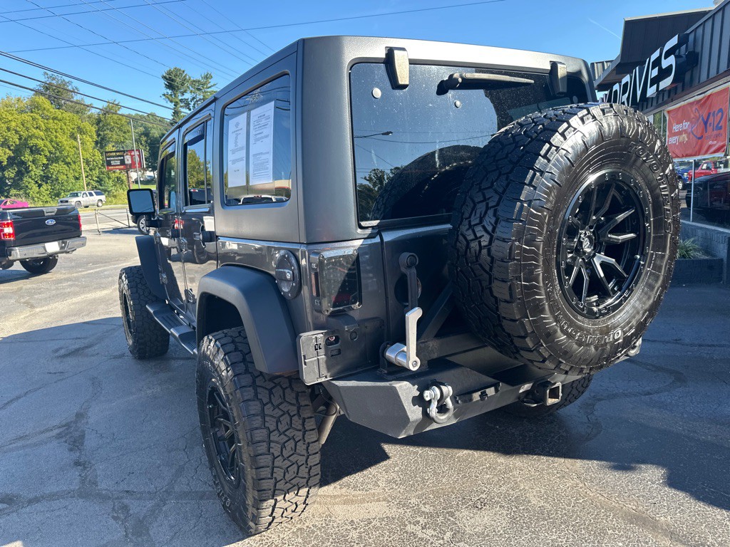 2017 Jeep Wrangler Unlimited Image 2