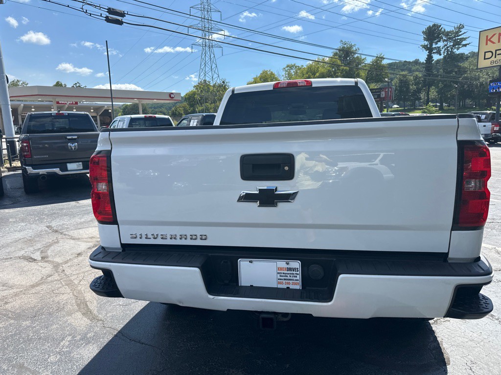2017 Chevrolet Silverado 1500 Image 2