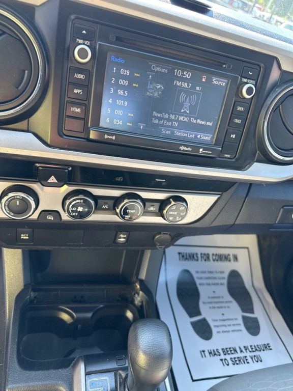 2017 Toyota Tacoma Image 15