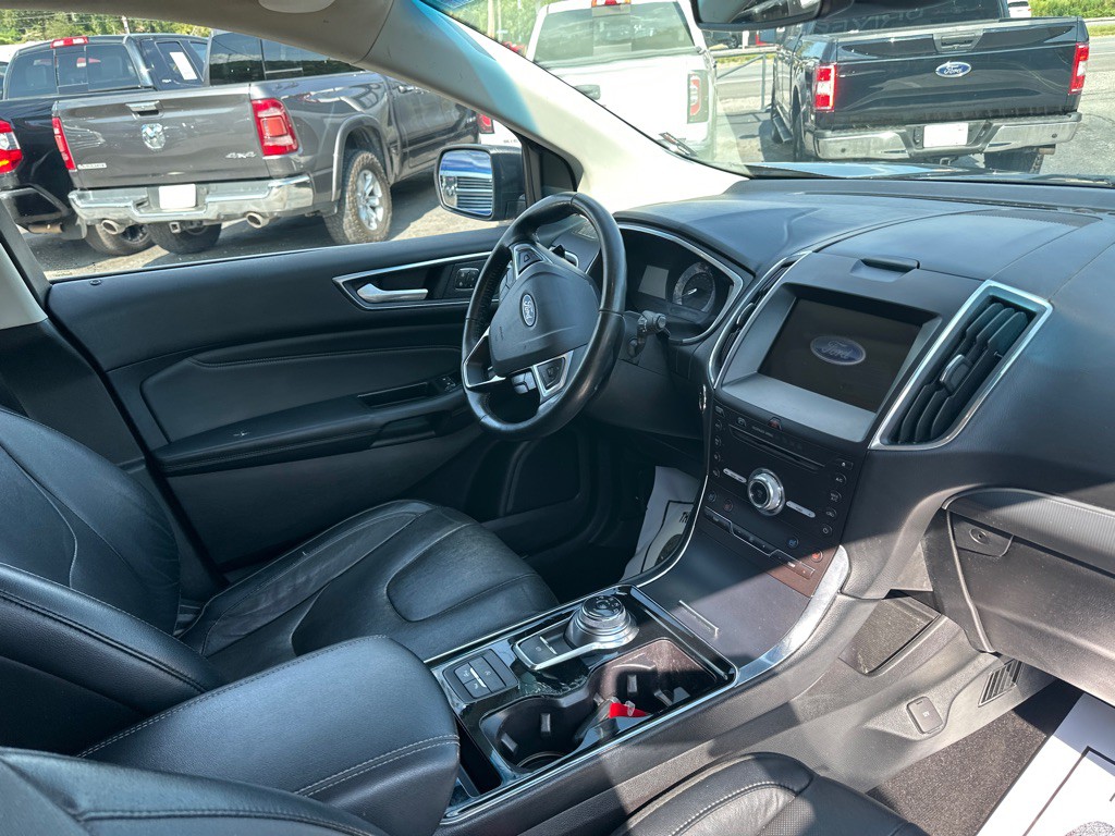 2019 Ford Edge Image 9
