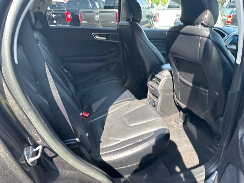2019 Ford Edge Image 10
