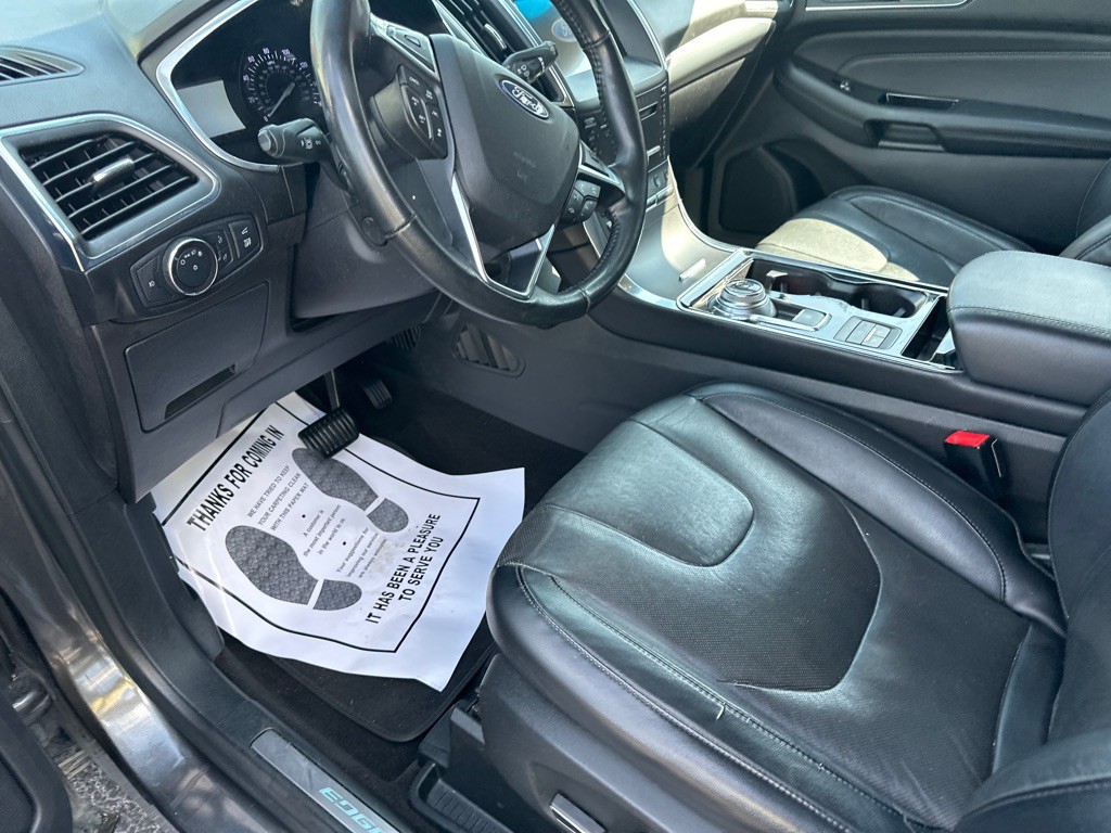 2019 Ford Edge Image 12