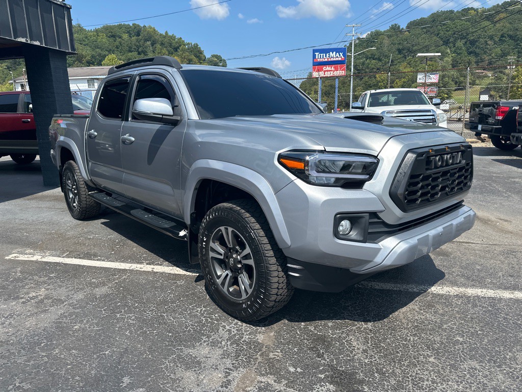 2017 Toyota Tacoma Image 5