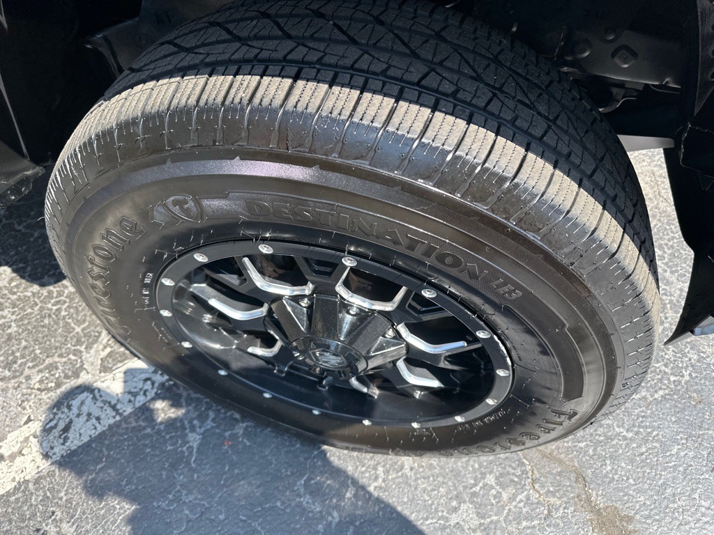 2017 Toyota Tacoma Image 7