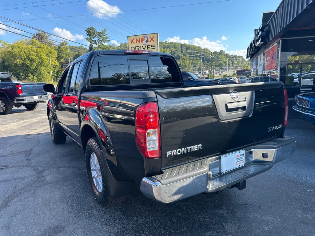 2018 Nissan Frontier Image 2