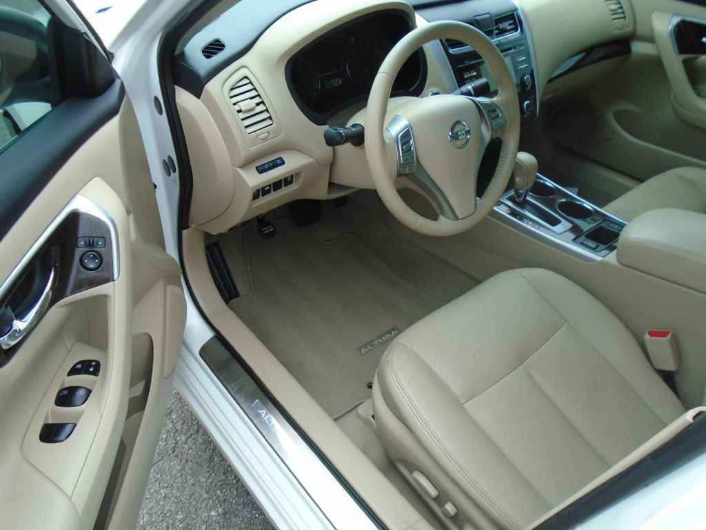 2014 Nissan Altima Image 2