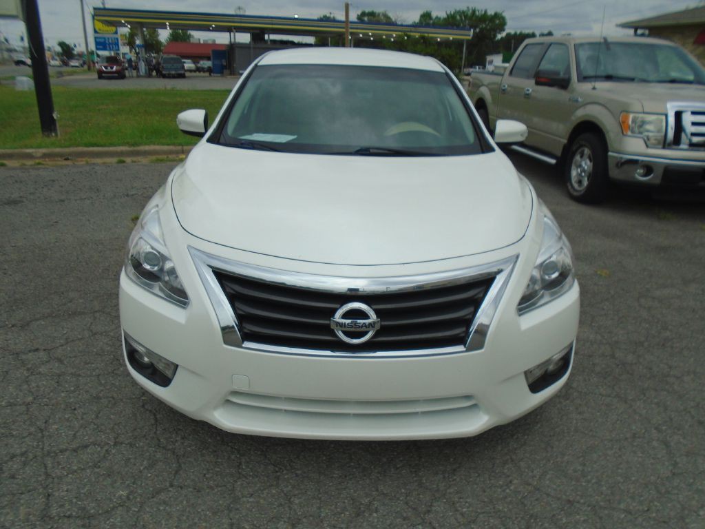 2014 Nissan Altima Image 4