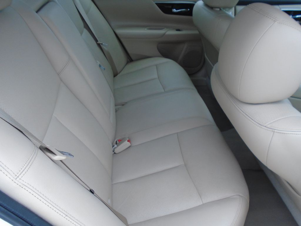2014 Nissan Altima Image 7