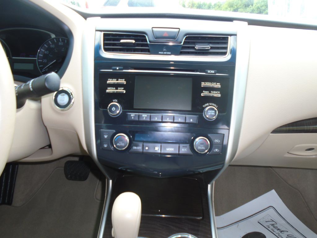 2014 Nissan Altima Image 9