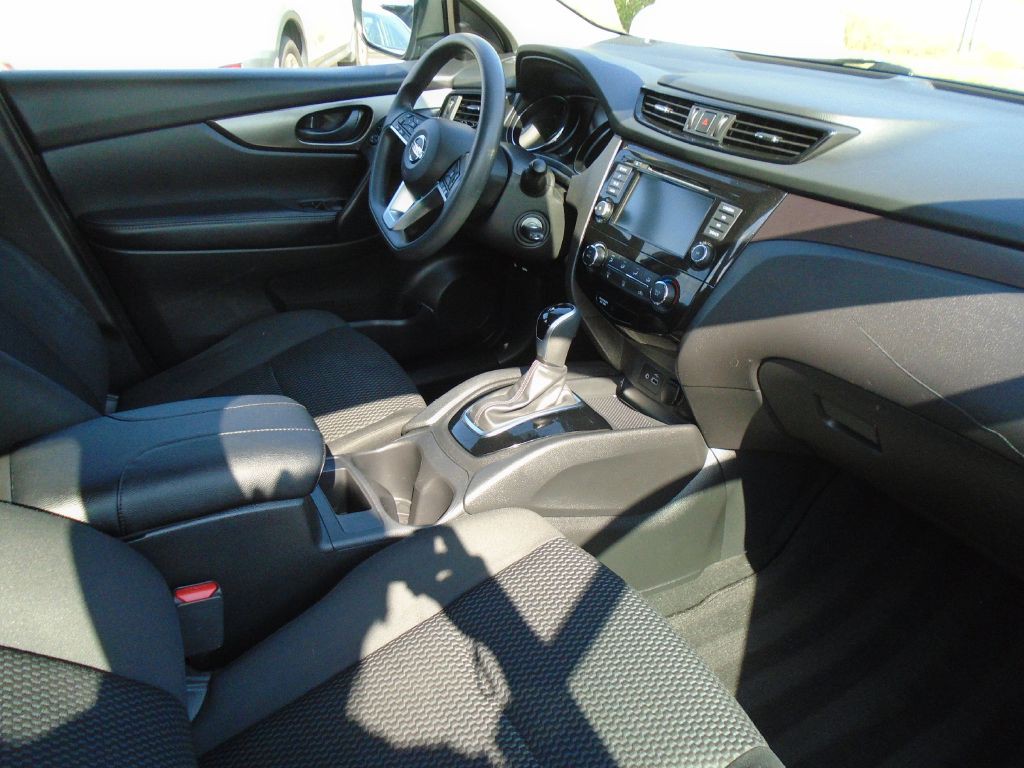 2020 Nissan Rogue Image 5