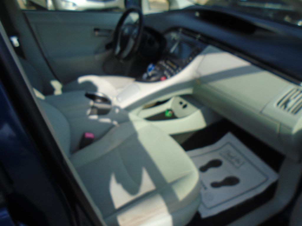 2013 Toyota Prius Image 5