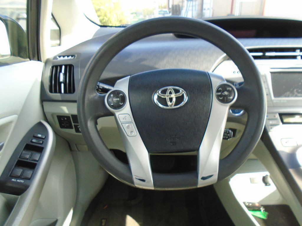 2013 Toyota Prius Image 7