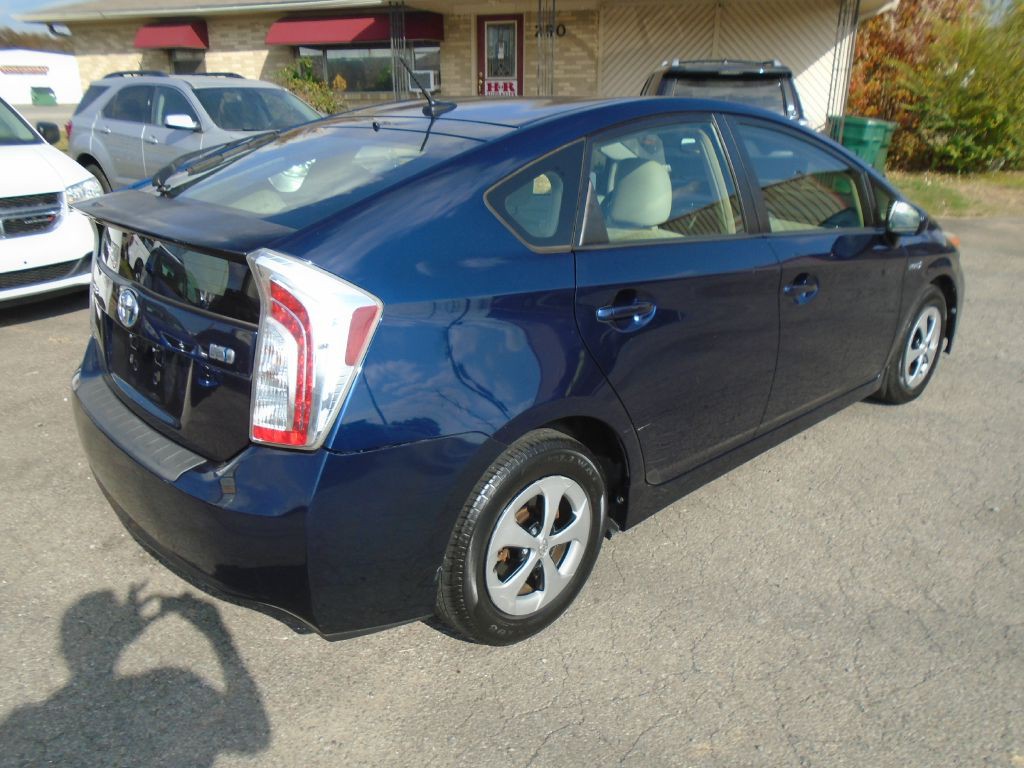 2013 Toyota Prius Image 11