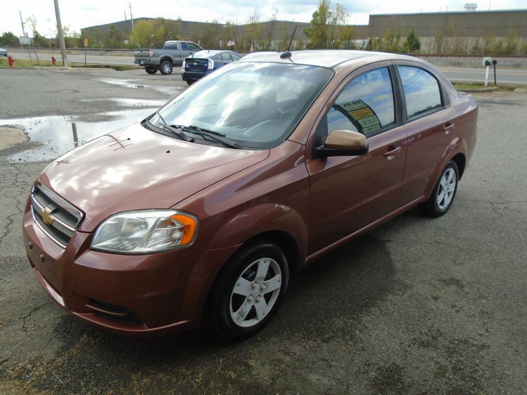 2011 Chevrolet Aveo Image 1