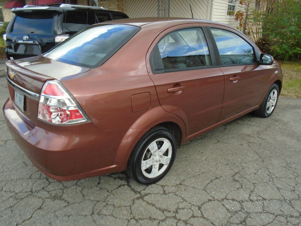 2011 Chevrolet Aveo Image 11