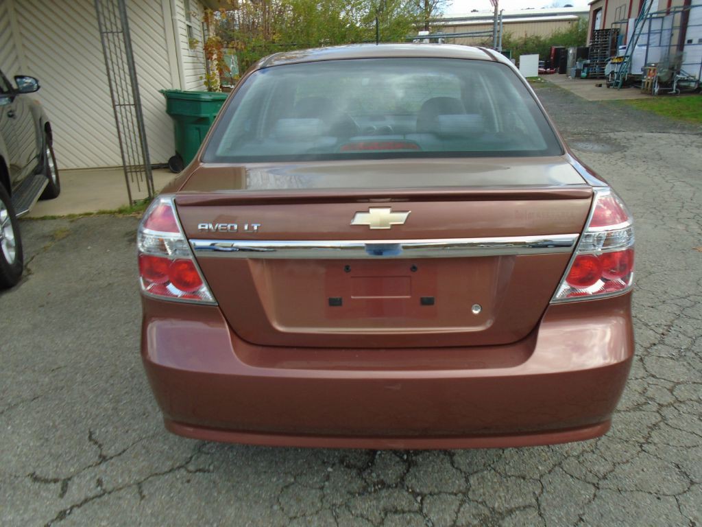 2011 Chevrolet Aveo Image 12