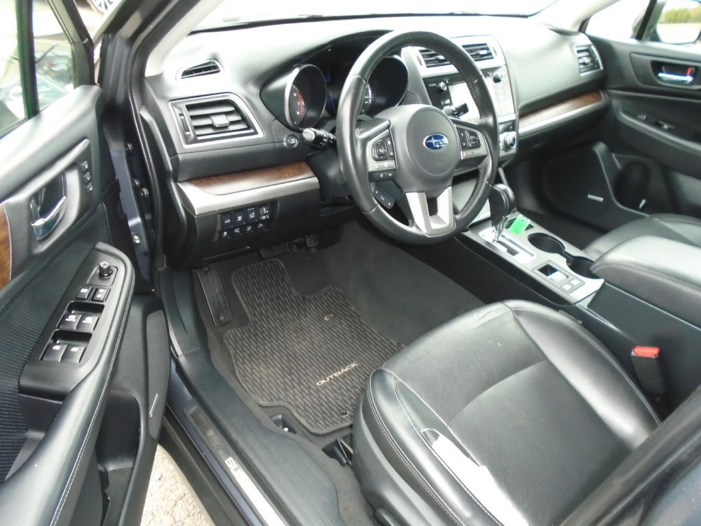 2015 Subaru Outback Image 2