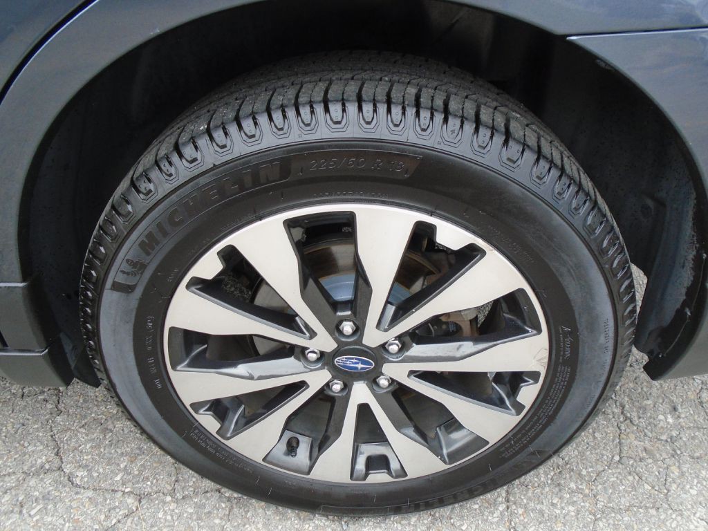2015 Subaru Outback Image 16