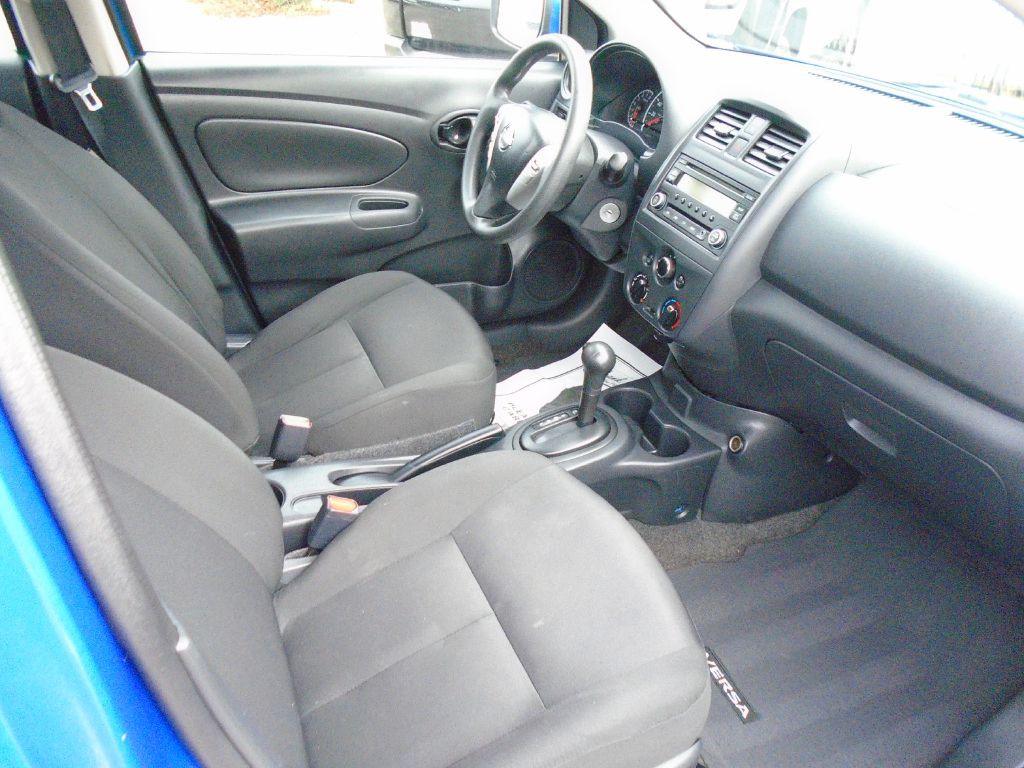 2017 Nissan Versa Image 5