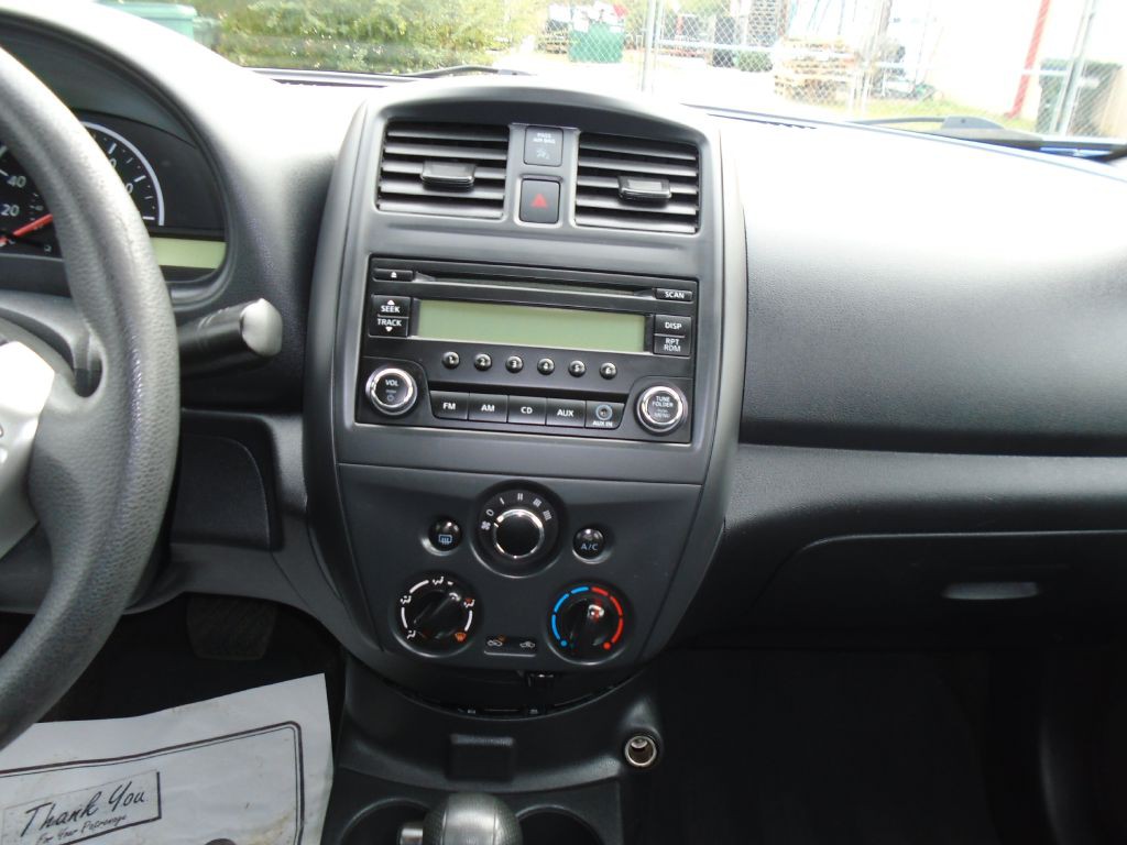 2017 Nissan Versa Image 8