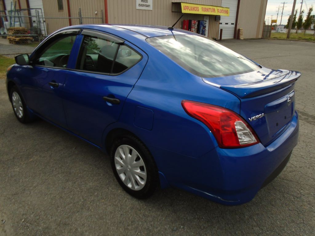 2017 Nissan Versa Image 13