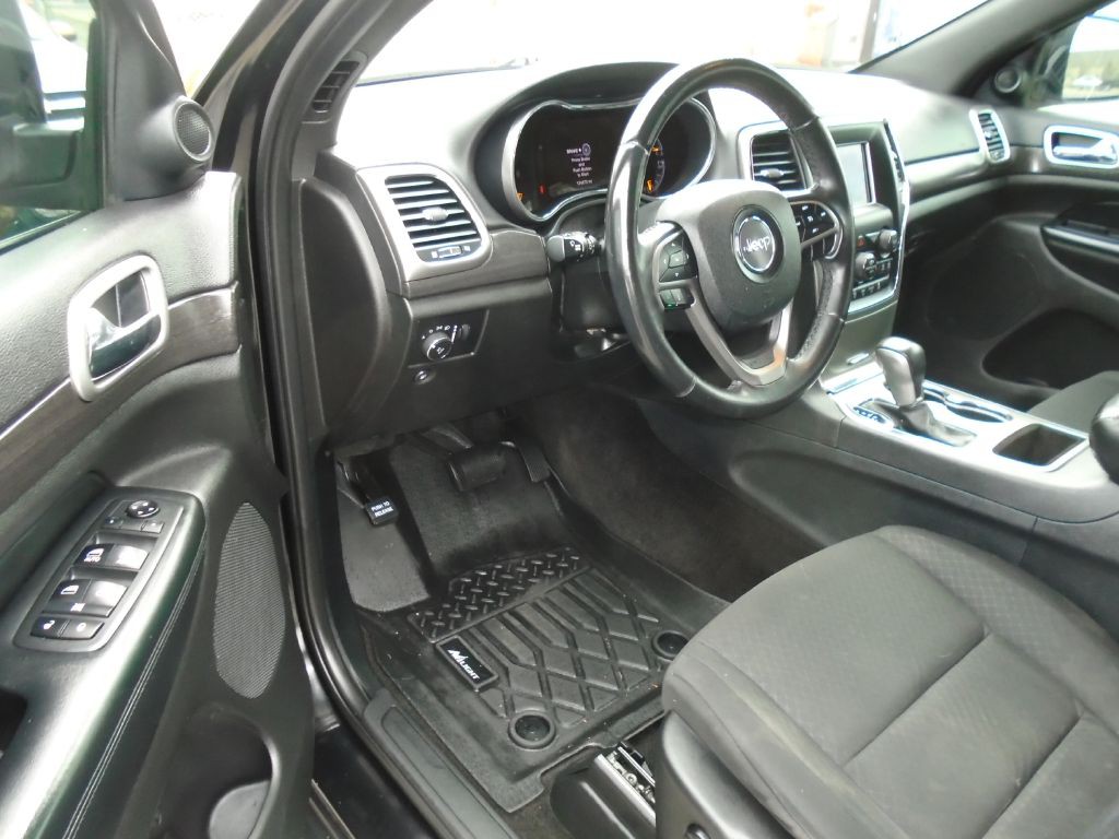 2018 Jeep Grand Cherokee Image 2