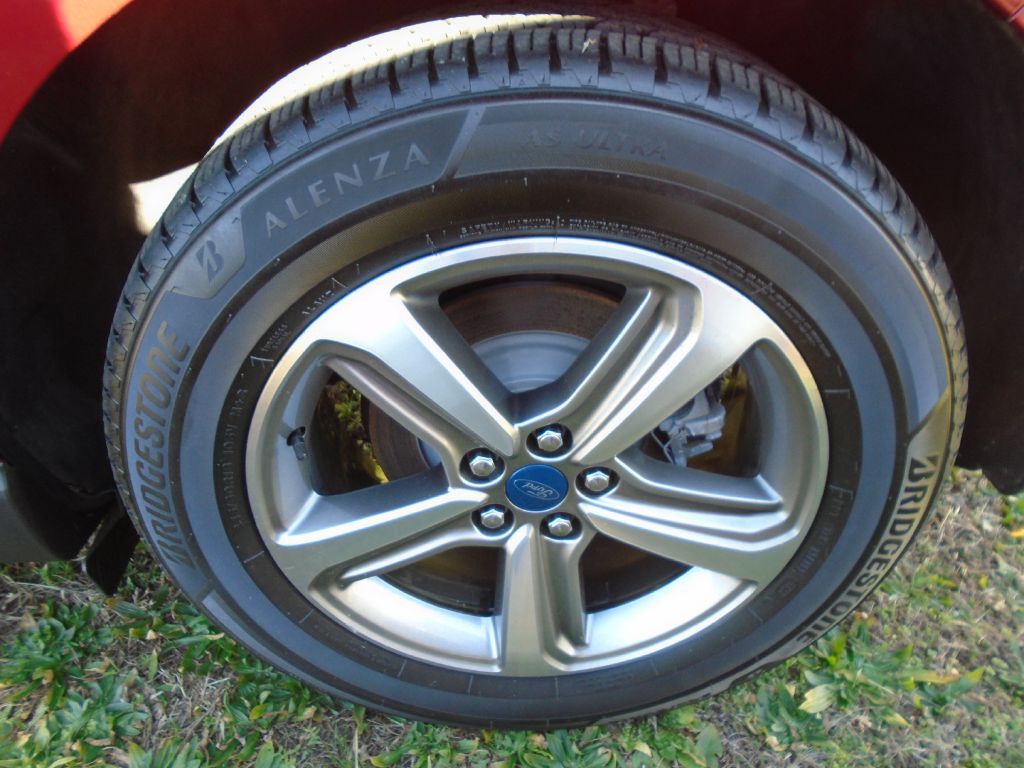 2019 Ford Edge Image 13